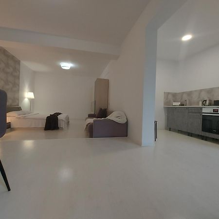 Villa Romelia - Select Apartments Ваду Экстерьер фото