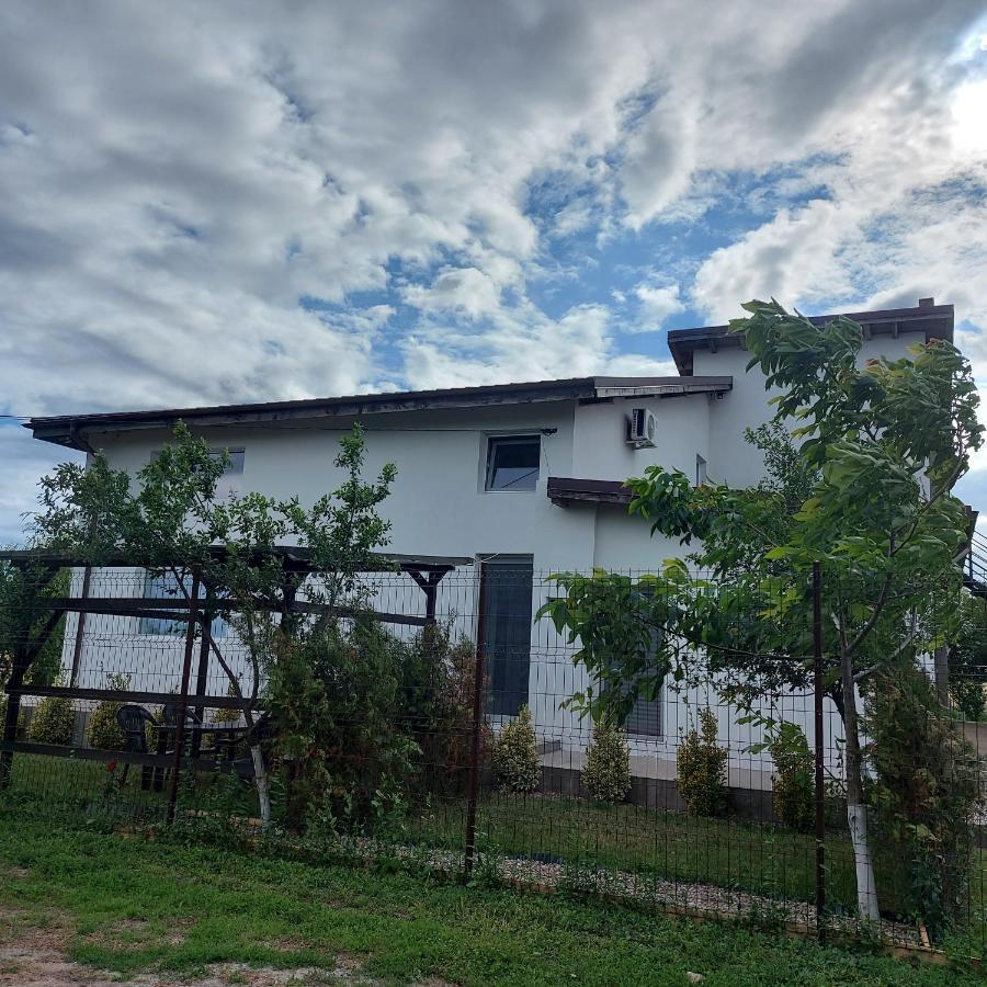 Villa Romelia - Select Apartments Ваду Экстерьер фото