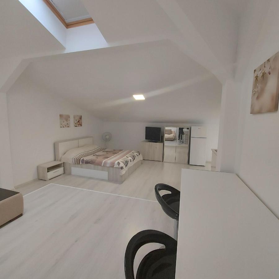 Villa Romelia - Select Apartments Ваду Экстерьер фото