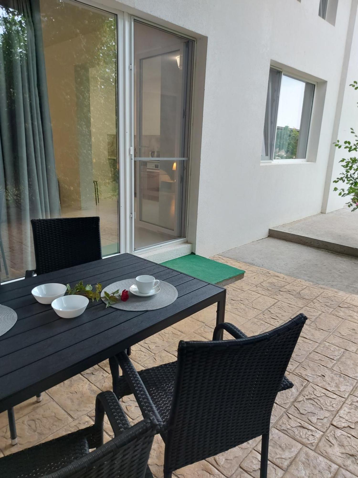 Villa Romelia - Select Apartments Ваду Экстерьер фото